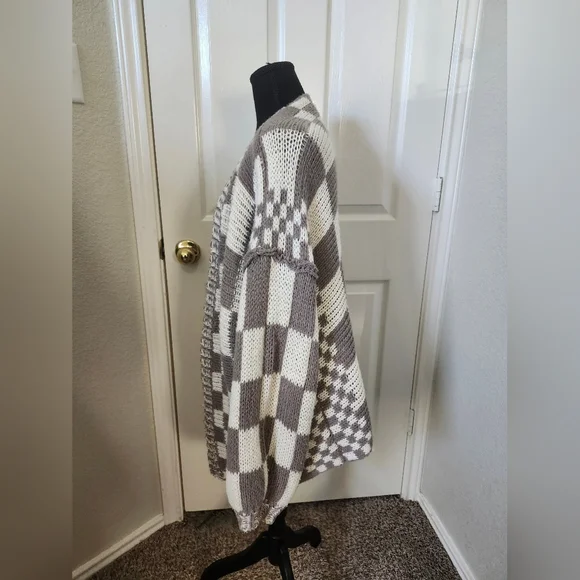 TALULAH Checkered Open-Front Cardigan - Brown and Cream S - Picture 5 of 12